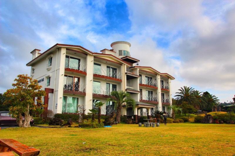Jeju Land Pension Согвіпо Екстер'єр фото